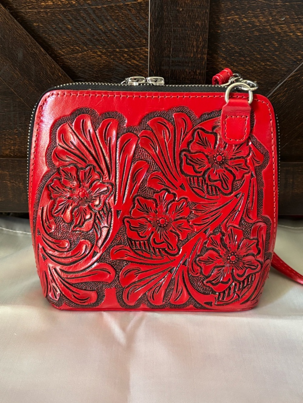 David Luna Orígenes Hand-Tooled Red Leather Floral Crossbody